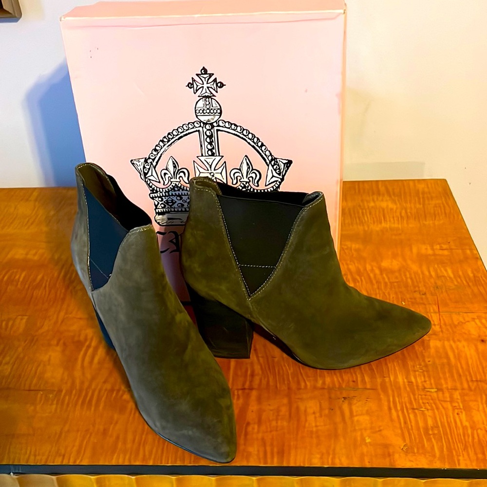 Crown Vintage Suede Boot